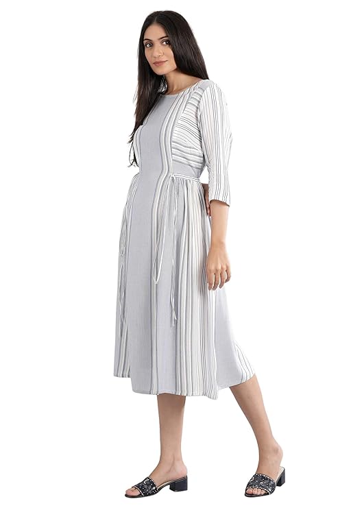 Aurelia Women's Rayon Blue Round Neck Yarn-Dyed Dress Knee-Length